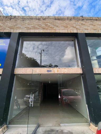 Local en arriendo Valle Del Cauca Cali Urbanización Ciudad Jardín 1002 m2 Habitaciones 0 Baños 0 Garajes 0 Precio $4200000