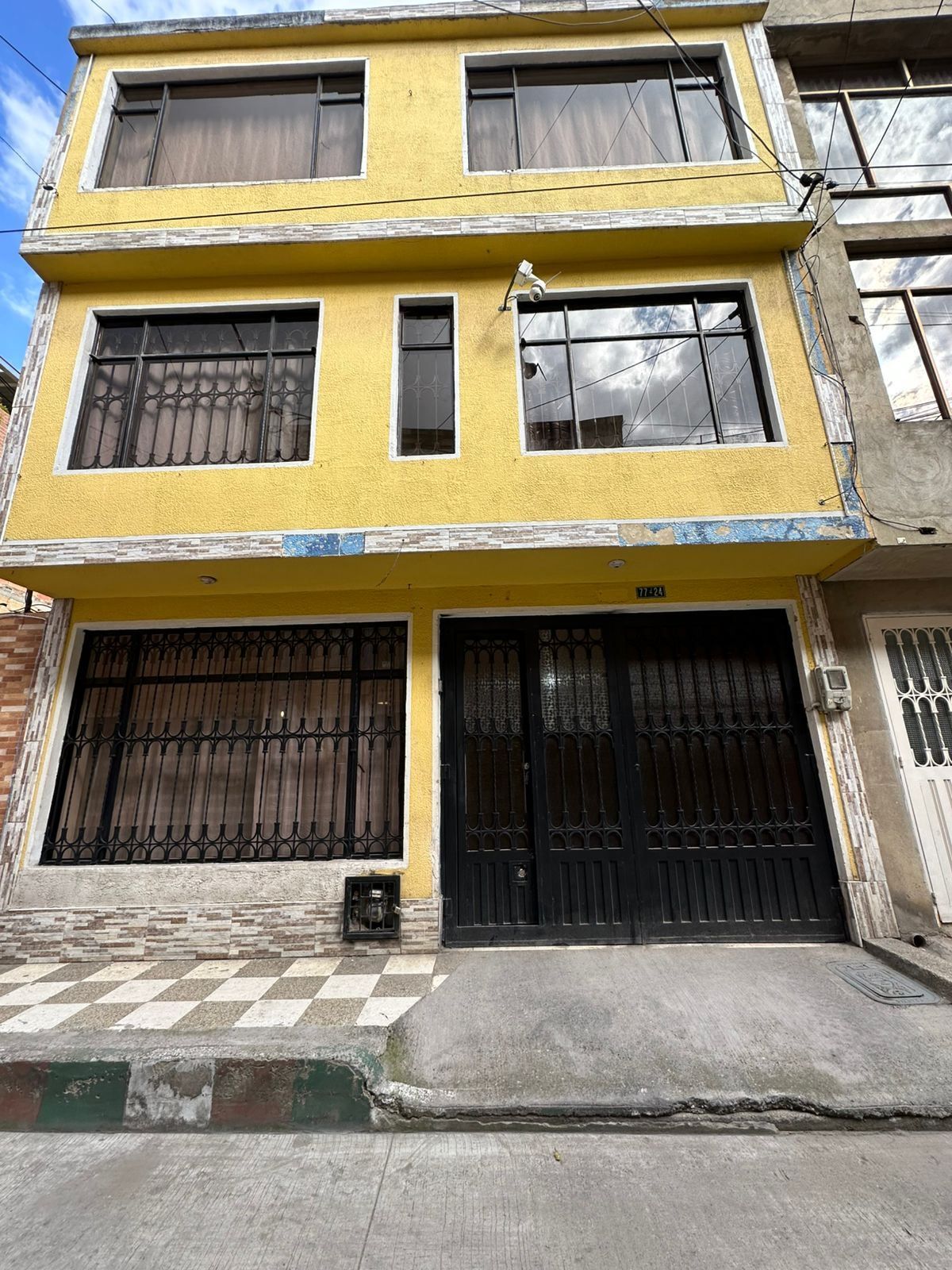 Casa en arriendo Cundinamarca Bogotá La Unidad 120 m2 Habitaciones 3 Baños 2 Garajes 0 Precio $1700000