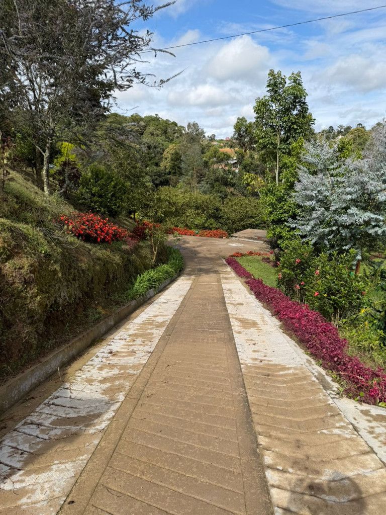 Finca en venta Antioquia El Carmen De Viboral El Carmen De Viboral 240 m2 Habitaciones 4 Baños 4 Garajes 2 Precio $1380000000