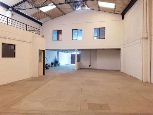 Bodega en arriendo Antioquia Envigado Las Casitas 500 m2 Habitaciones 0 Baños 3 Garajes 3 Precio $14500000