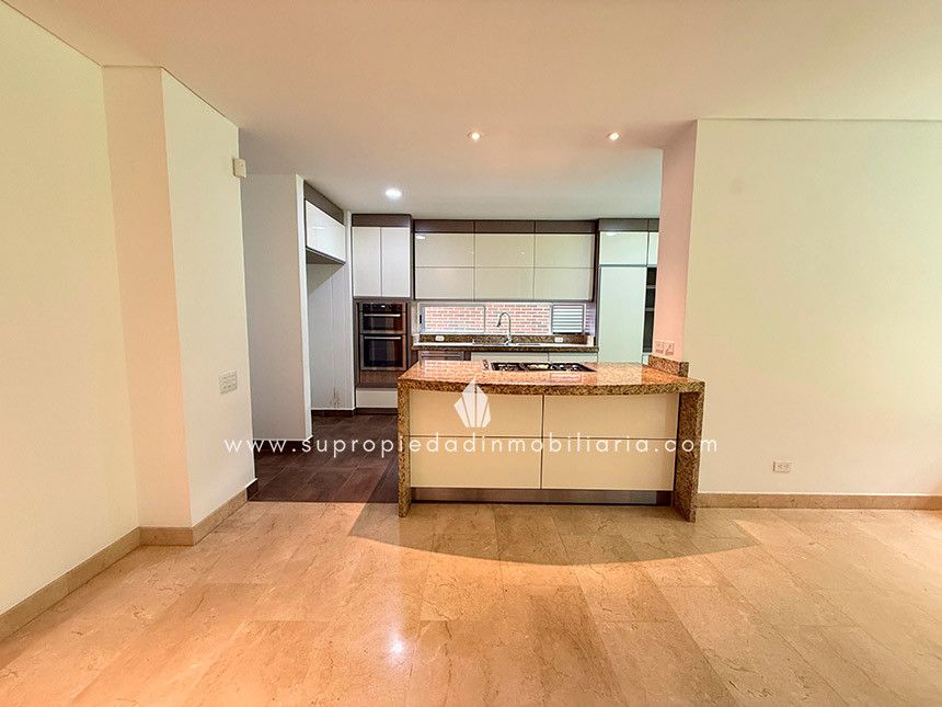 Casa en arriendo Antioquia Envigado Asd 400 m2 Habitaciones 3 Baños 5 Garajes 4 Precio $23500000