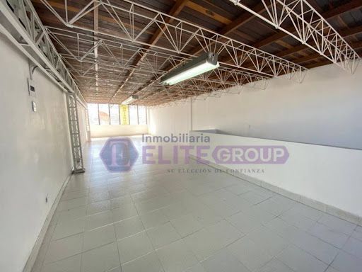 Bodega en arriendo Antioquia Medellín Aeroparque Juan Pablo Ii 218 m2 Habitaciones 0 Baños 2 Garajes 3 Precio $7900000
