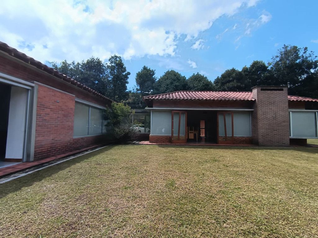 Casa Campestre en arriendo Antioquia El Carmen De Viboral El Carmen De Viboral 300 m2 Habitaciones 4 Baños 5 Garajes 3 Precio $12000000