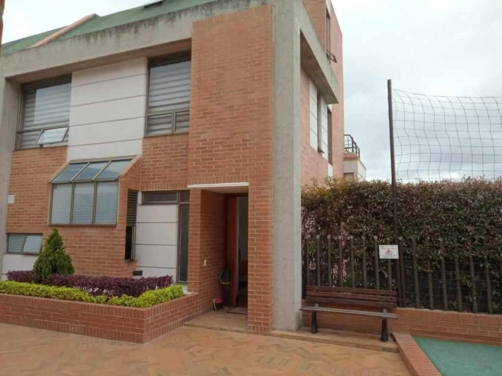 Casa en venta Cundinamarca Bogotá Bosque De Pinos 284 m2 Habitaciones 4 Baños 4 Garajes 3 Precio $1790000000