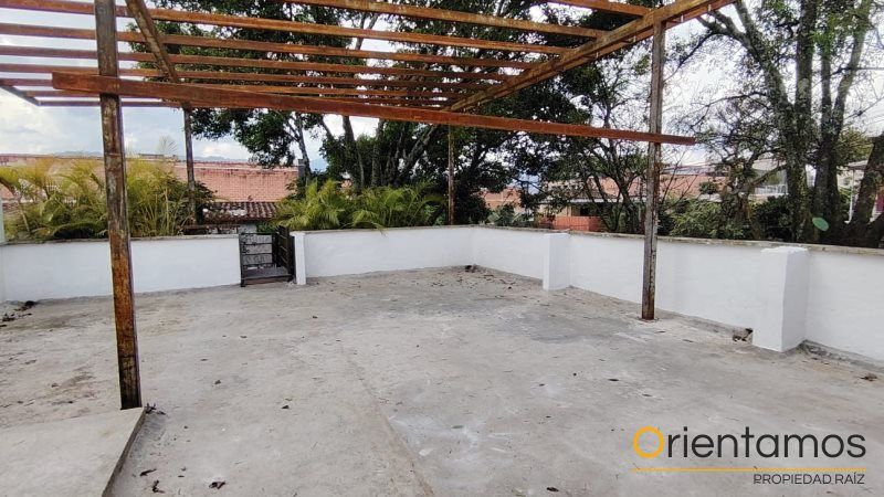 Local en arriendo Antioquia Medellín Manila 50 m2 Habitaciones 0 Baños 1 Garajes 0 Precio $10000000