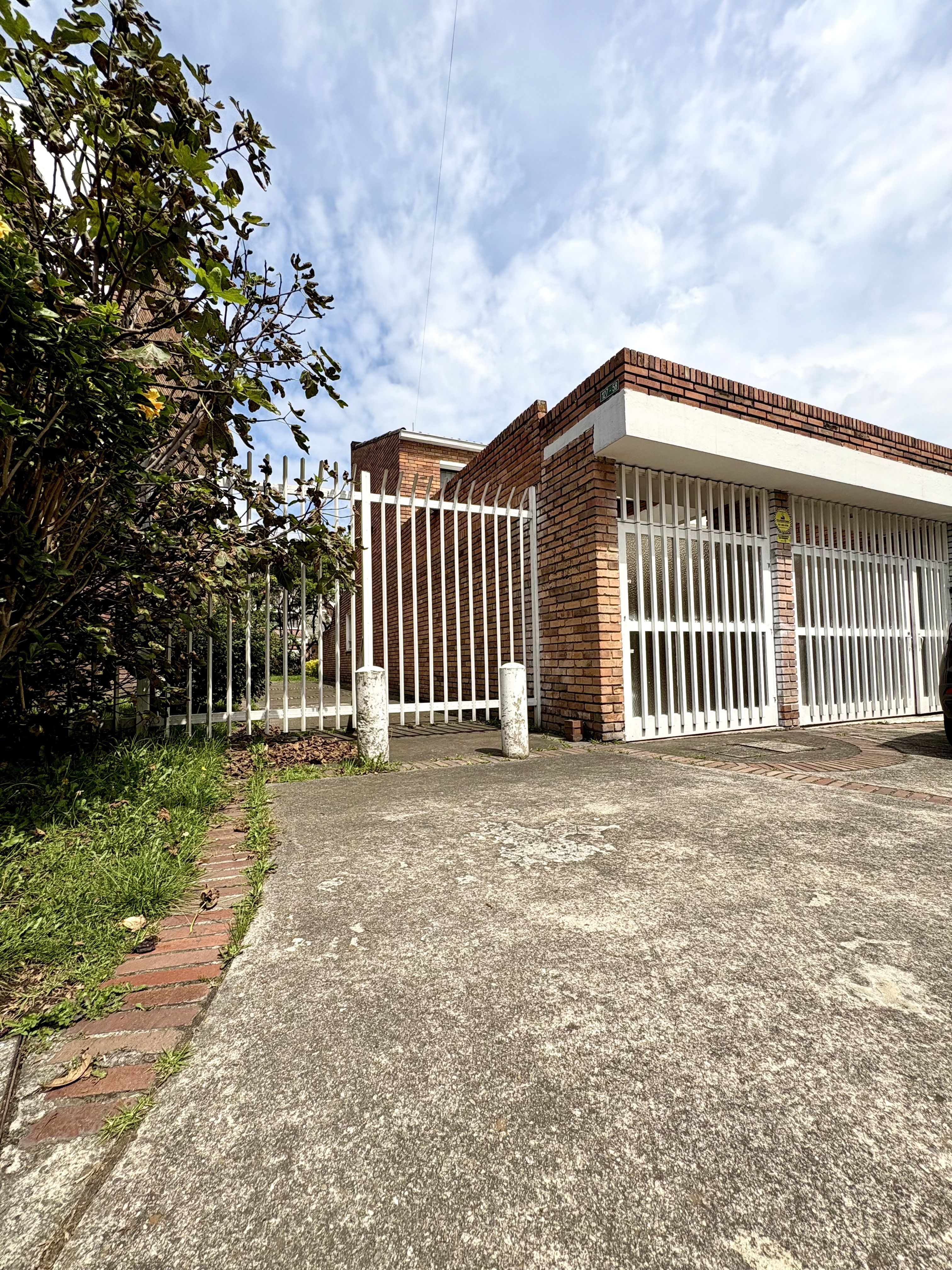 Casa en venta Cundinamarca Bogotá Ub Cordoba 217 m2 Habitaciones 4 Baños 3 Garajes 2 Precio $995000000