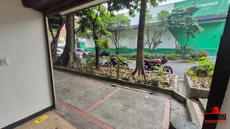 Local en arriendo Antioquia Medellín Cristobal 15 m2 Habitaciones 0 Baños 1 Garajes 0 Precio $1000000