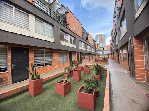 Casa en arriendo Cundinamarca Bogotá Ub Castilla Real 75 m2 Habitaciones 3 Baños 3 Garajes 1 Precio $2600000