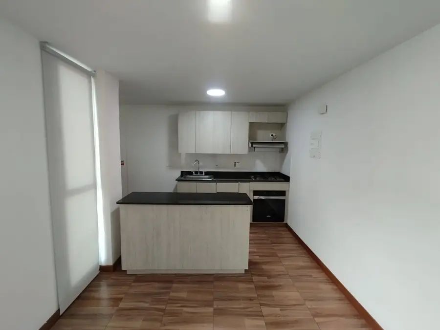 Apartamento en arriendo Antioquia Medellín La Castellana 90 m2 Habitaciones 3 Baños 2 Garajes 1 Precio $2100000