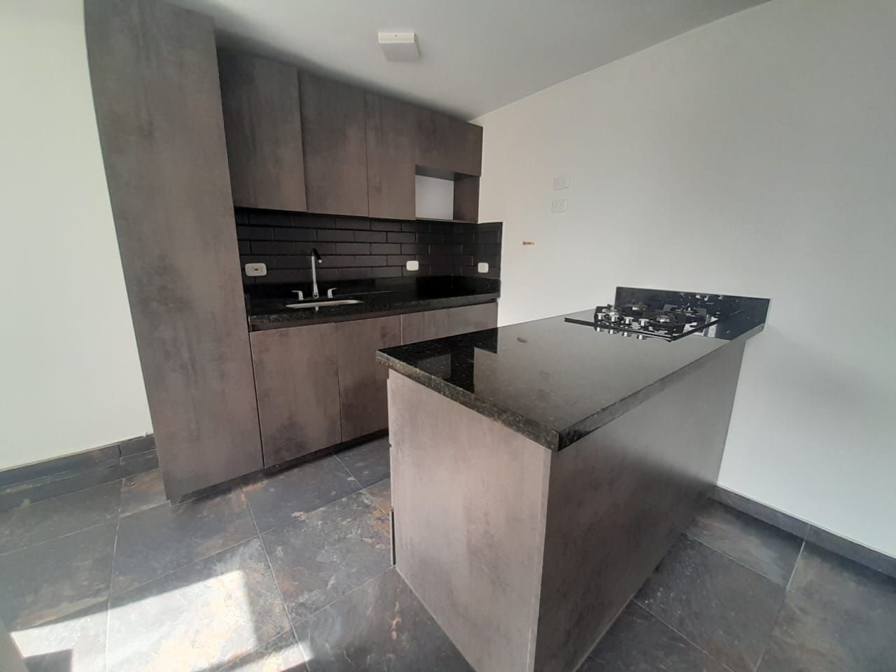 Apartamento en venta Antioquia Medellín Naranjitos 60 m2 Habitaciones 3 Baños 2 Garajes 0 Precio $230000000