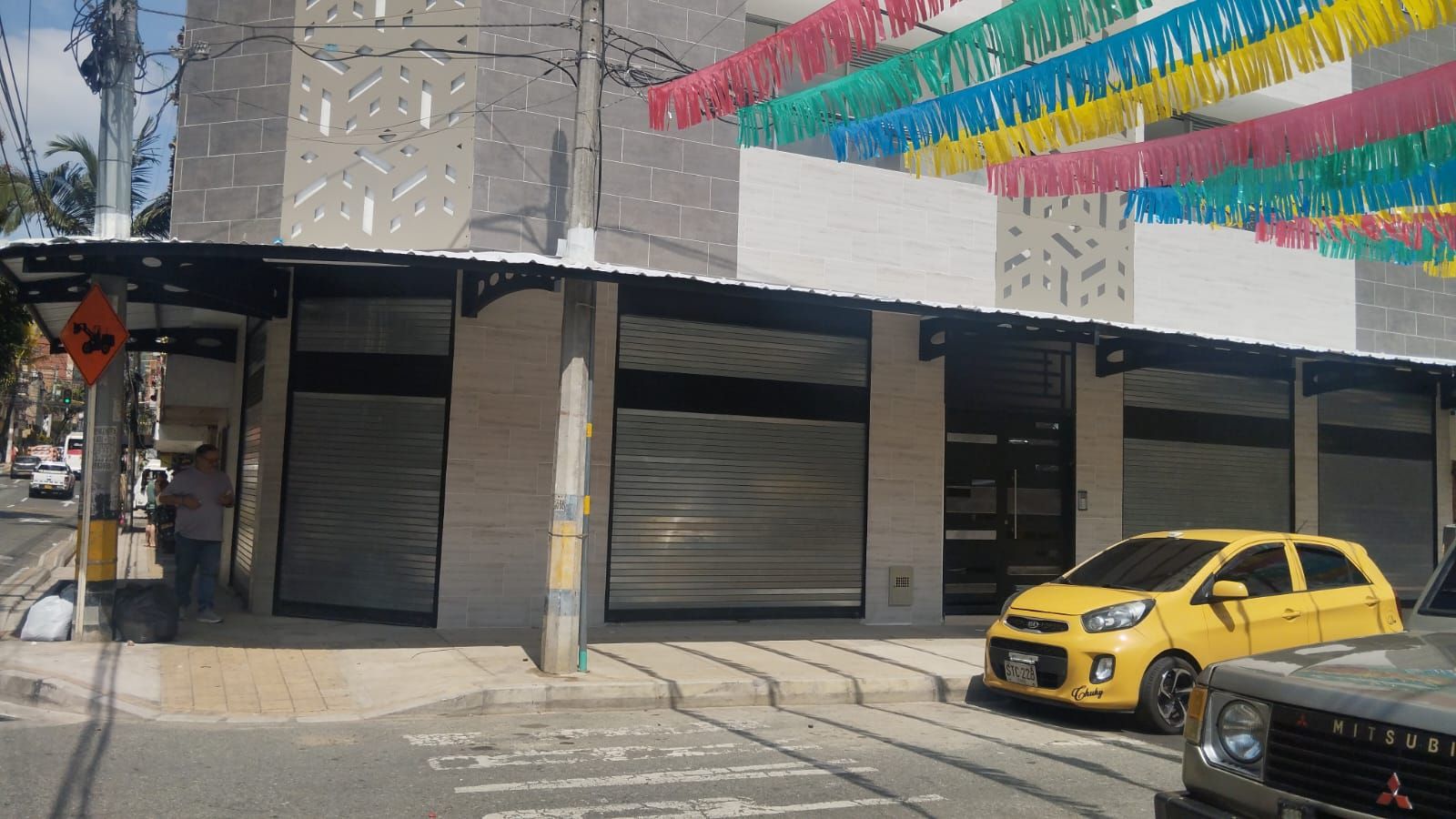 Local en arriendo Antioquia Itagüí Asturias 90 m2 Habitaciones 0 Baños 0 Garajes 0 Precio $6500000