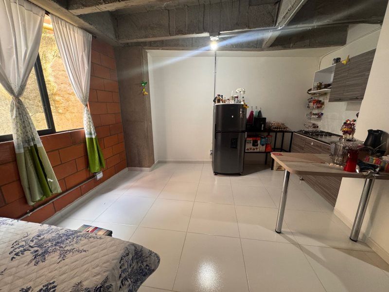 Apartaestudio en arriendo Antioquia Envigado Uribe Ángel 40 m2 Habitaciones 1 Baños 1 Garajes 0 Precio $900000