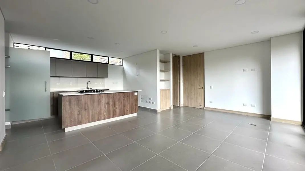Apartamento en arriendo Antioquia Medellín El Tesoro 127 m2 Habitaciones 3 Baños 4 Garajes 2 Precio $4800000
