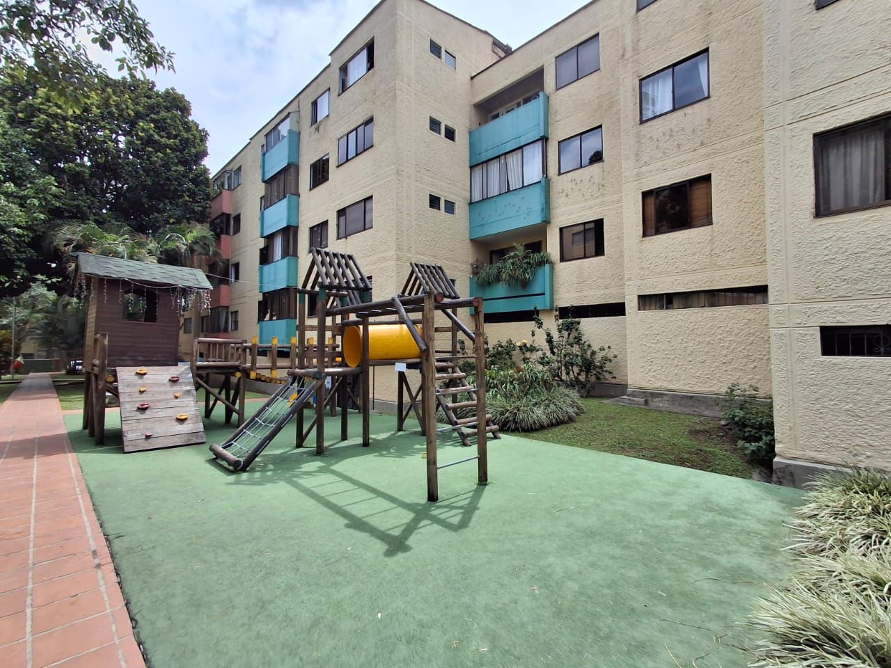 Apartamento en venta Antioquia Medellín Los Colores 132 m2 Habitaciones 4 Baños 2 Garajes 1 Precio $520000000