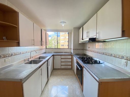 Apartamento en arriendo Antioquia Medellín La Florida 260 m2 Habitaciones 5 Baños 7 Garajes 3 Precio $8000000