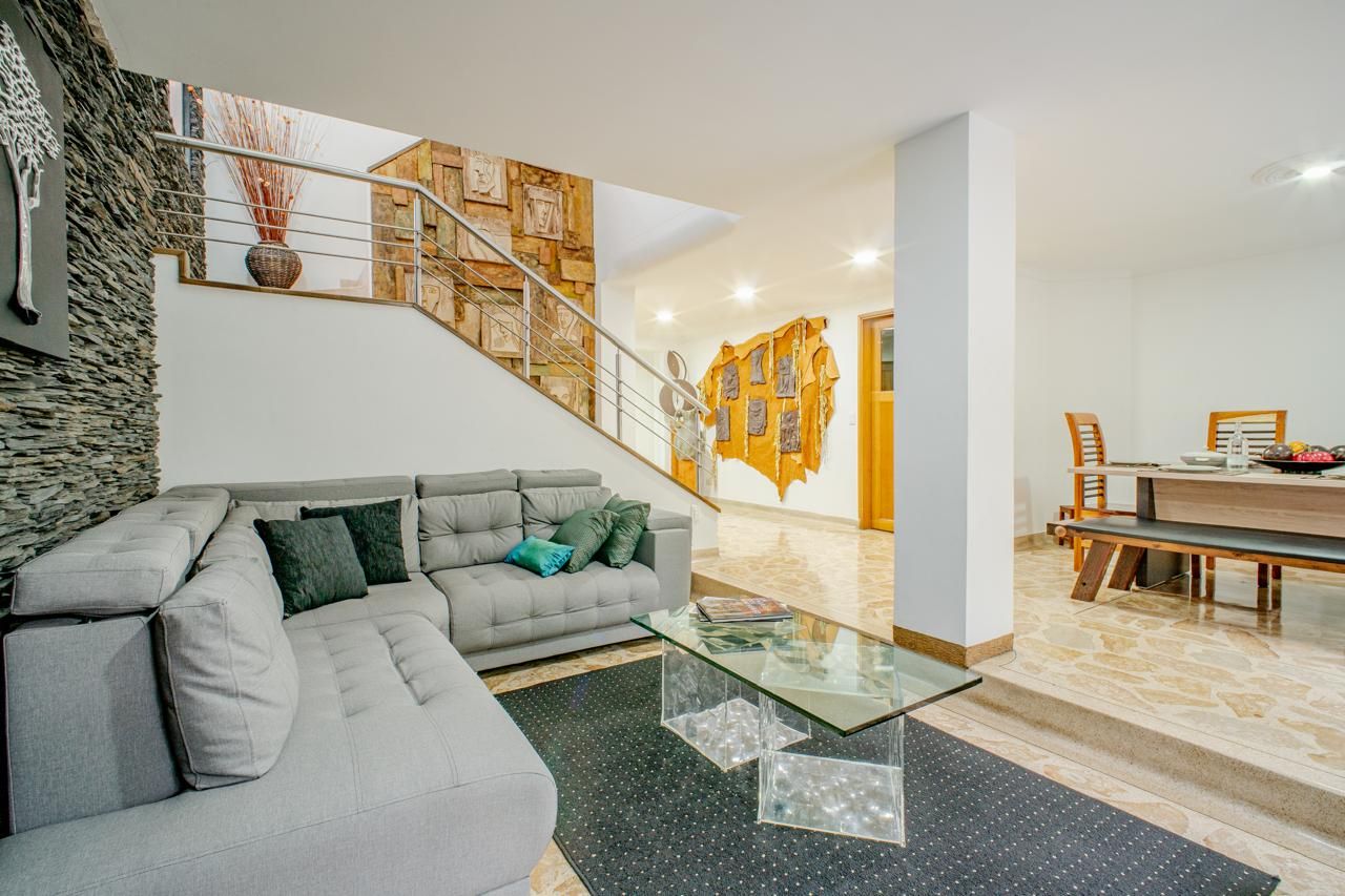 Casa en arriendo Antioquia Medellín Los Balsos No2 300 m2 Habitaciones 4 Baños 4 Garajes 2 Precio $14500000