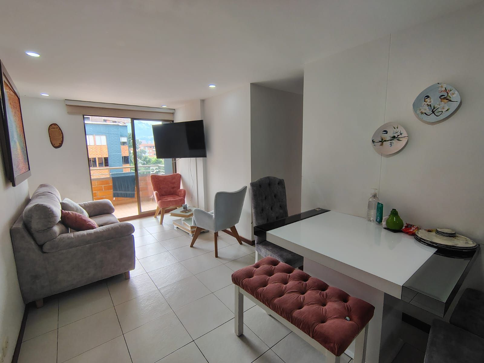 Apartamento en arriendo Antioquia Envigado La Inmaculada 67 m2 Habitaciones 3 Baños 2 Garajes 1 Precio $2900000