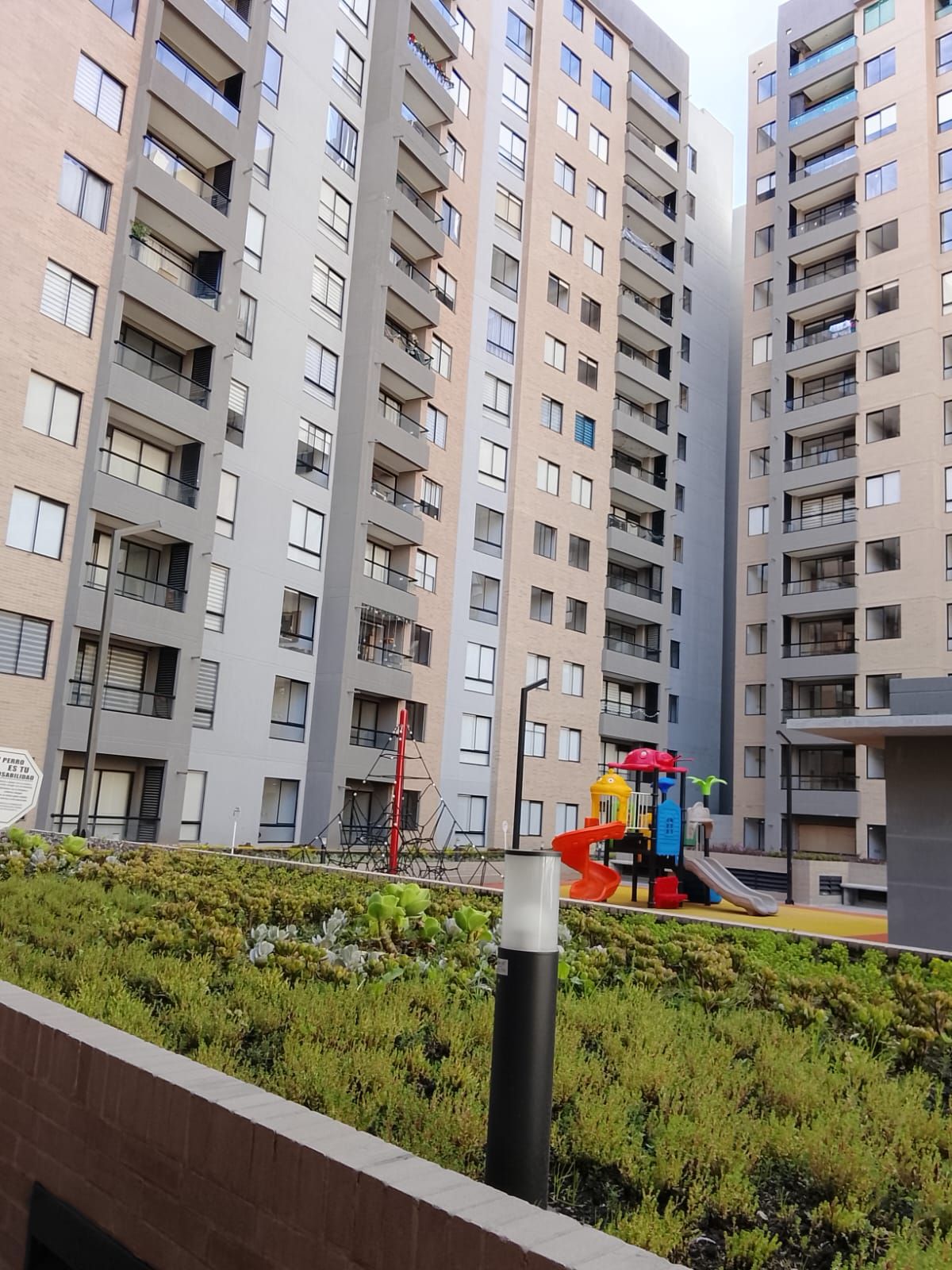 Apartamento en arriendo Cundinamarca Bogotá El Plan 84 m2 Habitaciones 3 Baños 2 Garajes 1 Precio $3600000