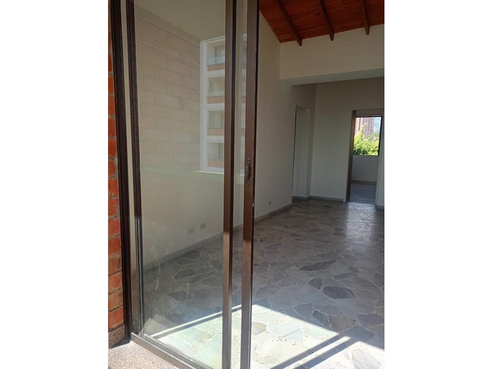 Apartamento en arriendo Antioquia Medellín Nuevos Conquistadores 75 m2 Habitaciones 3 Baños 2 Garajes 1 Precio $3000000