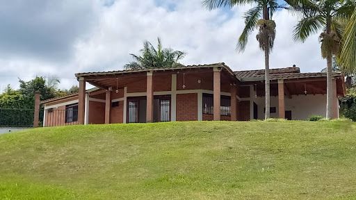 Casa en arriendo Antioquia Rionegro Rionegro 1900 m2 Habitaciones 5 Baños 4 Garajes 6 Precio $7500000