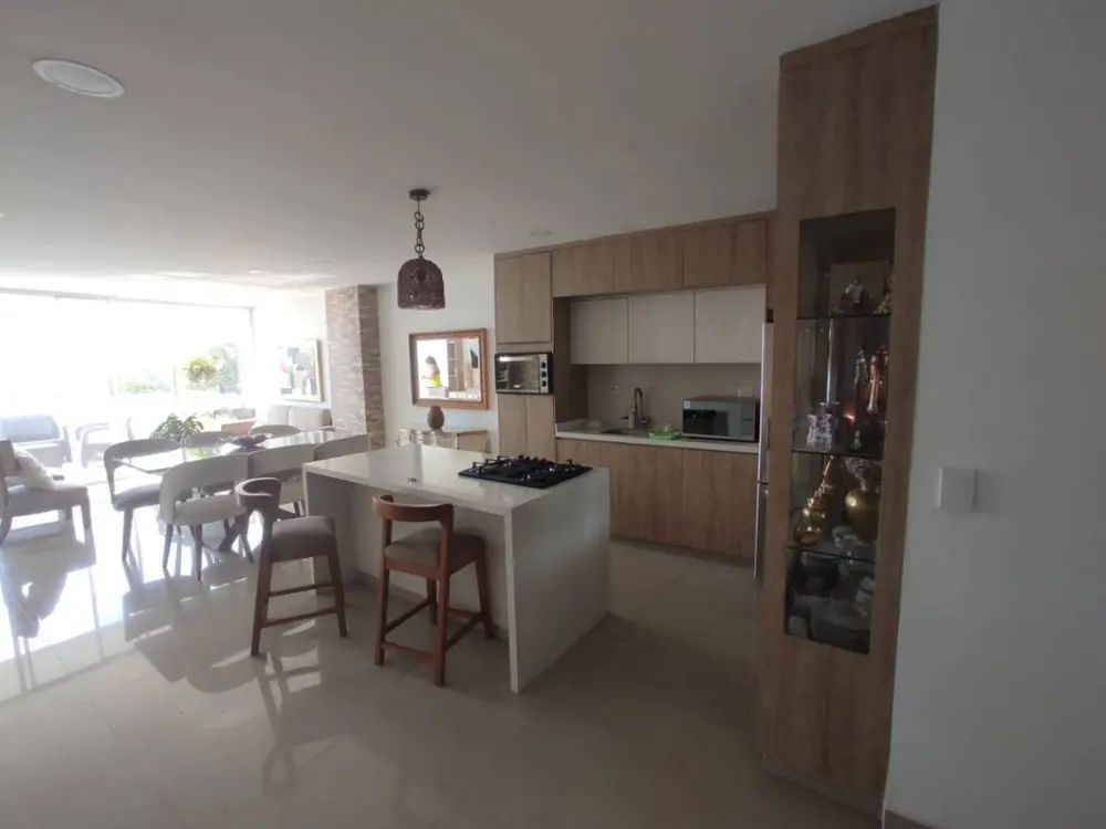 Apartamento en arriendo Valle Del Cauca Cali El Calvario 120 m2 Habitaciones 3 Baños 3 Garajes 1 Precio $2100000