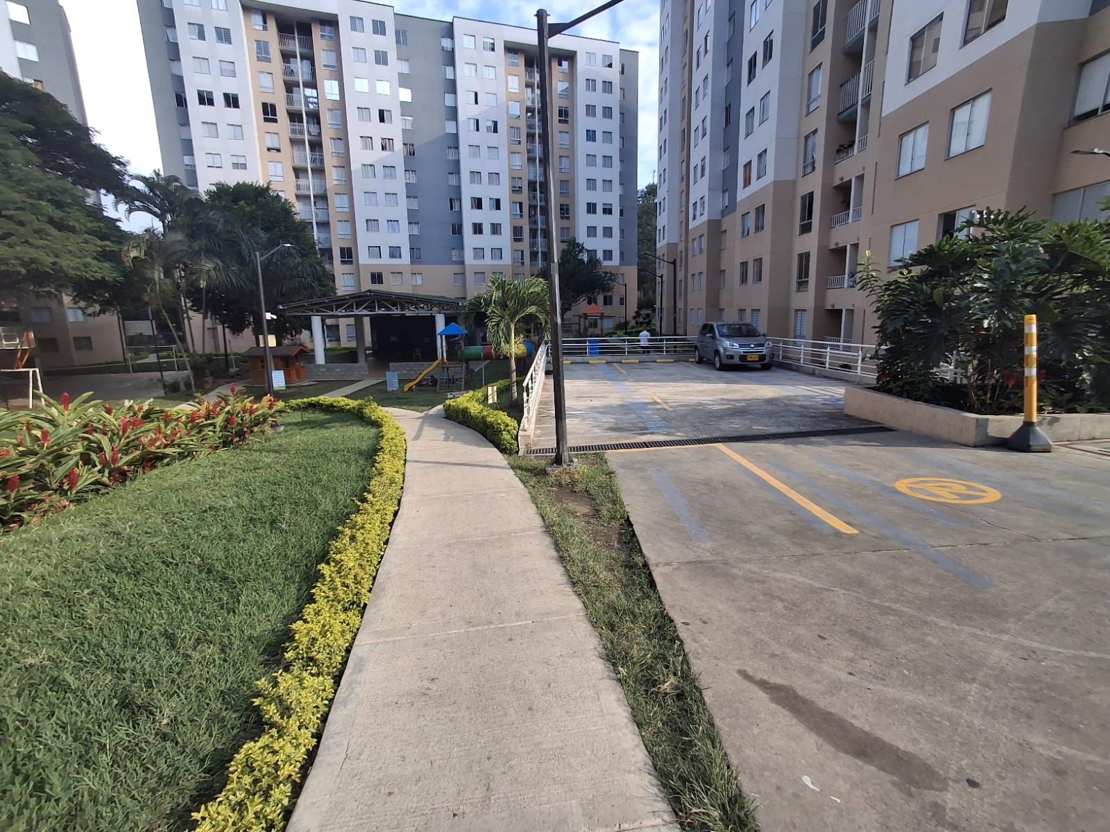 Apartamento en arriendo Valle Del Cauca Cali Aguacatal 64 m2 Habitaciones 2 Baños 2 Garajes 0 Precio $2800000