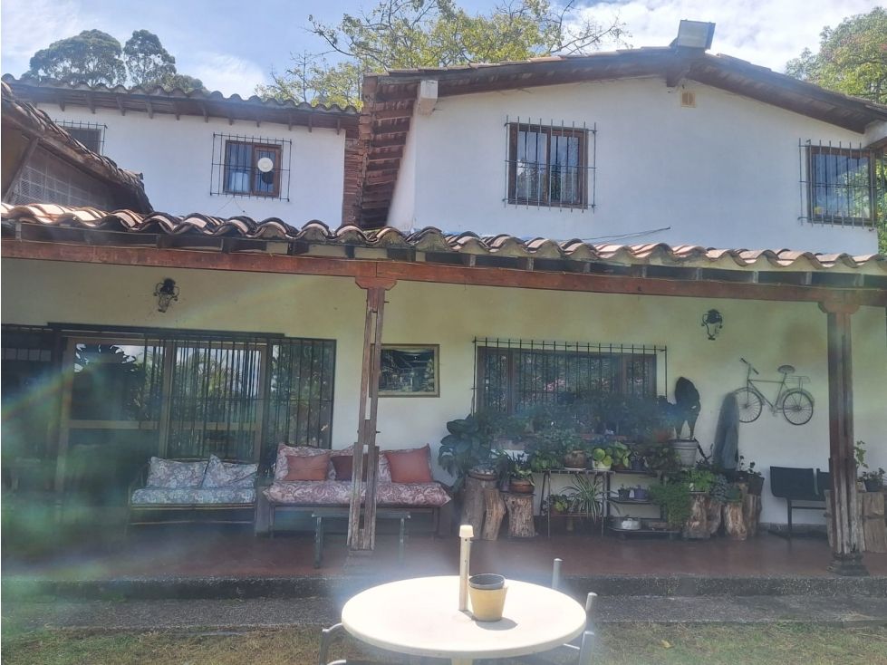 Finca en venta Antioquia La Ceja La Ceja 1352 m2 Habitaciones 3 Baños 2 Garajes 0 Precio $3700000000