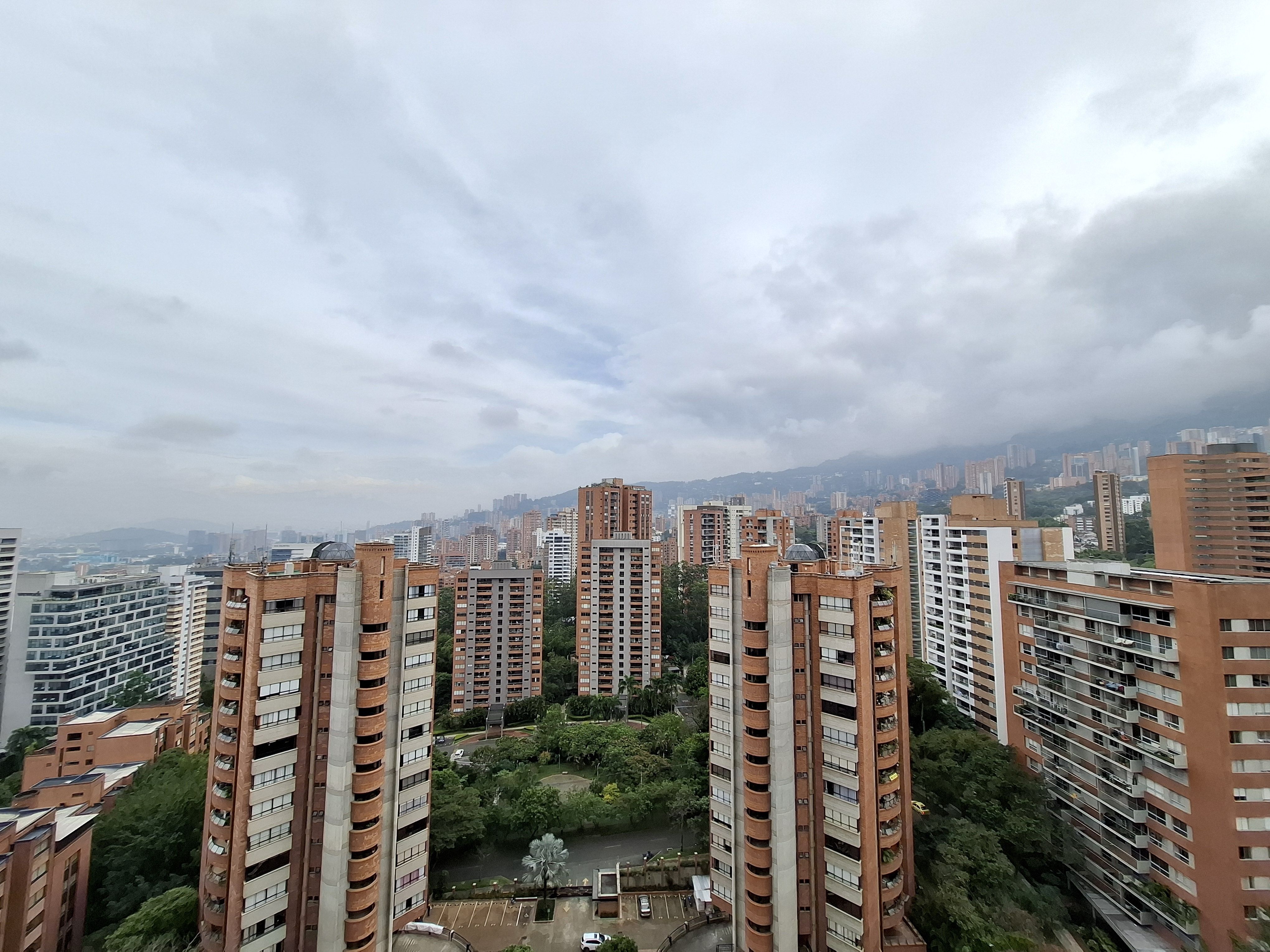 Apartamento en arriendo Antioquia Medellín Los Balsos No2 226 m2 Habitaciones 3 Baños 3 Garajes 3 Precio $12000000