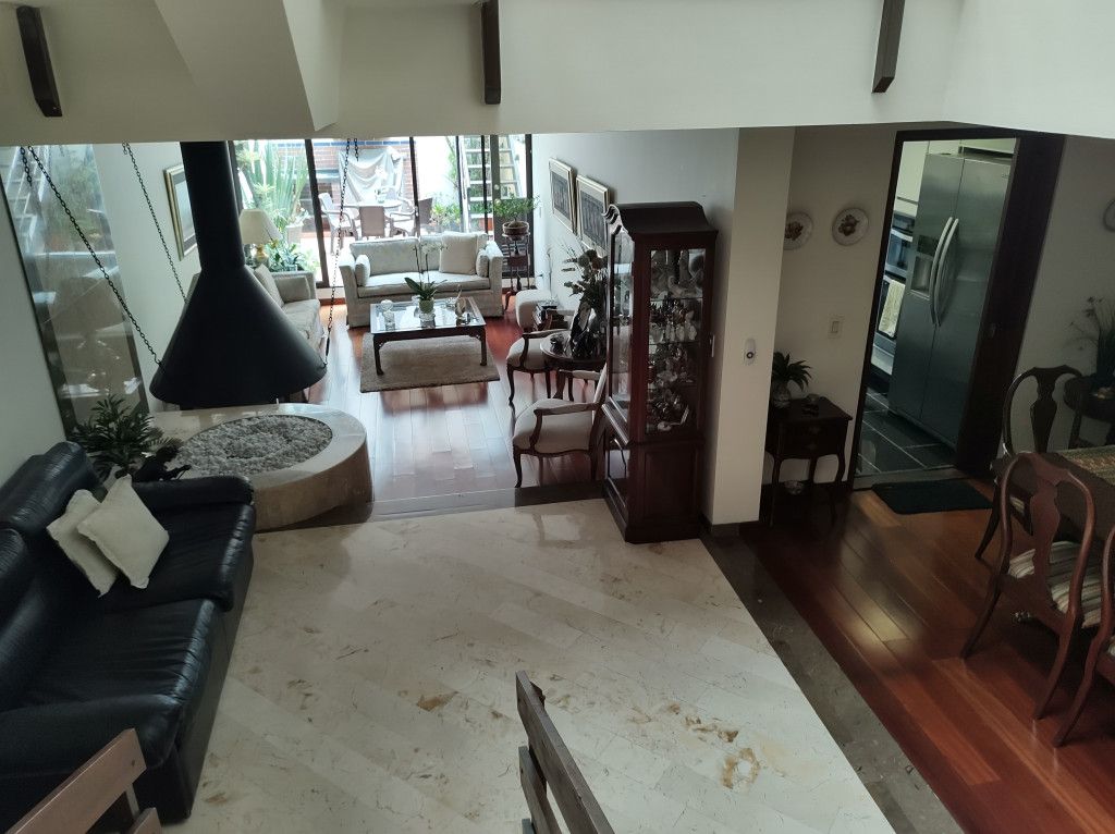 Casa en venta Cundinamarca Bogotá Santa Barbara Central 385 m2 Habitaciones 4 Baños 5 Garajes 2 Precio $1990000000