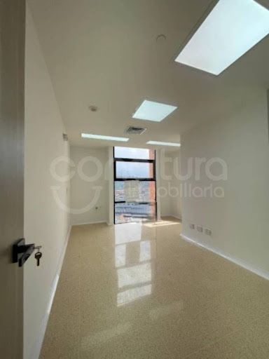 Oficina en arriendo Antioquia Medellín San Diego 30 m2 Habitaciones 0 Baños 1 Garajes 1 Precio $4800000