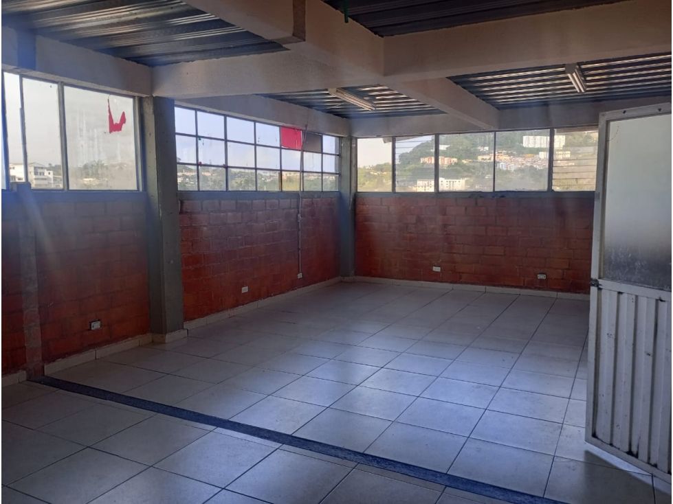 Local en arriendo Caldas Villamaría Villa Maria Vieja 235 m2 Habitaciones 0 Baños 2 Garajes 0 Precio $3500000