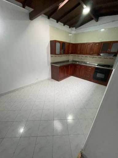 Casa en arriendo Antioquia Envigado Zona Centro 230 m2 Habitaciones 2 Baños 2 Garajes 0 Precio $4000000