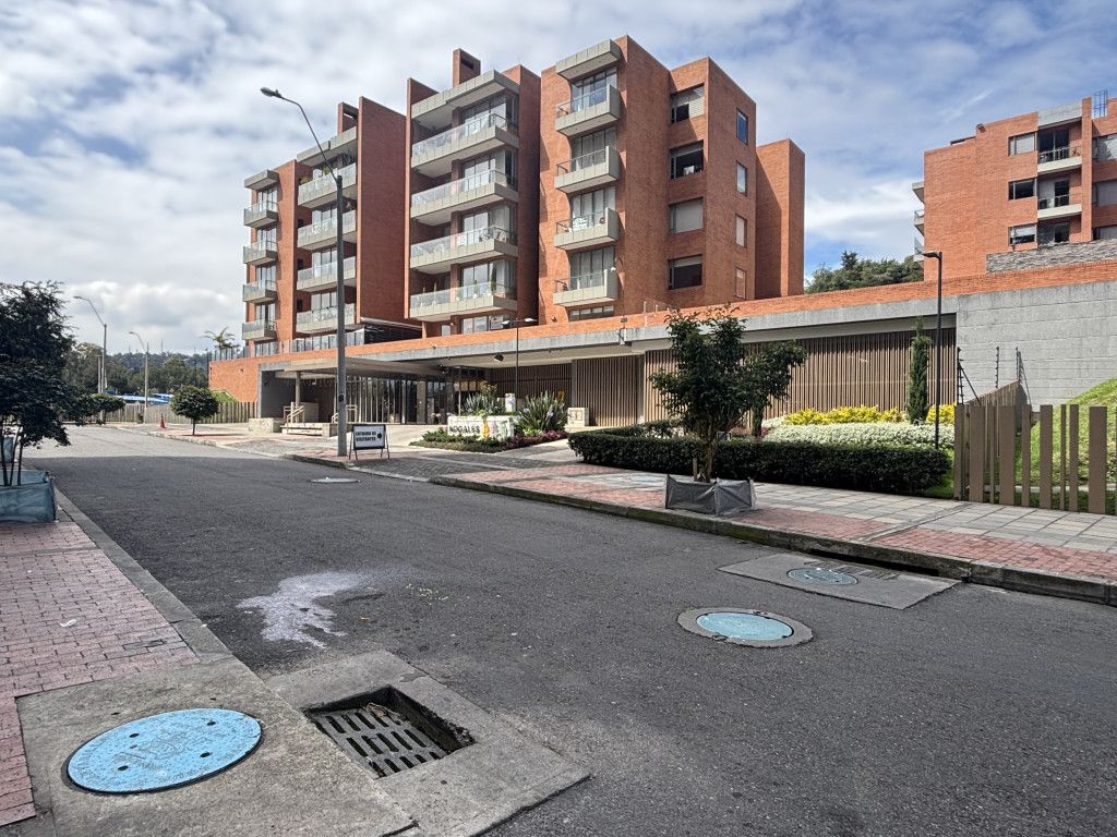 Apartamento en venta Cundinamarca Bogotá El Plan 222 m2 Habitaciones 3 Baños 4 Garajes 3 Precio $2000000000