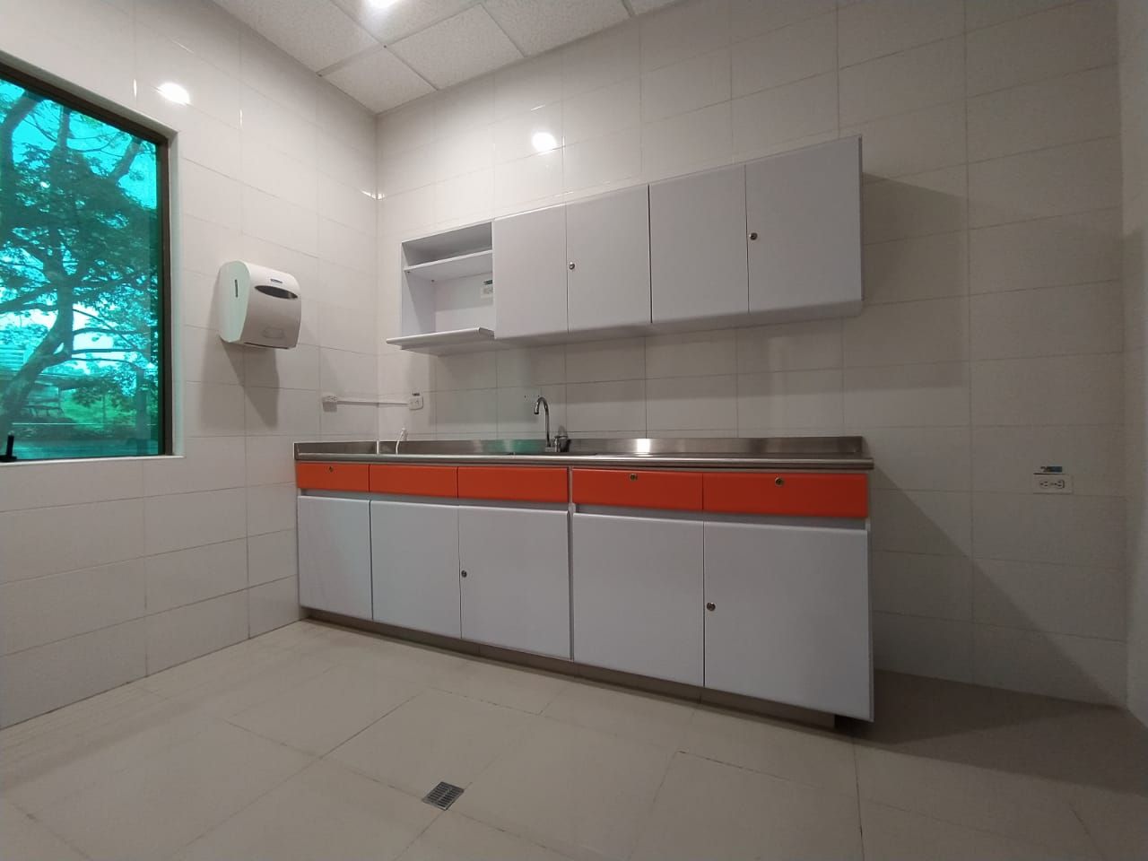 Local en arriendo Antioquia Medellín Alejandria 420 m2 Habitaciones 0 Baños 4 Garajes 0 Precio $42000000