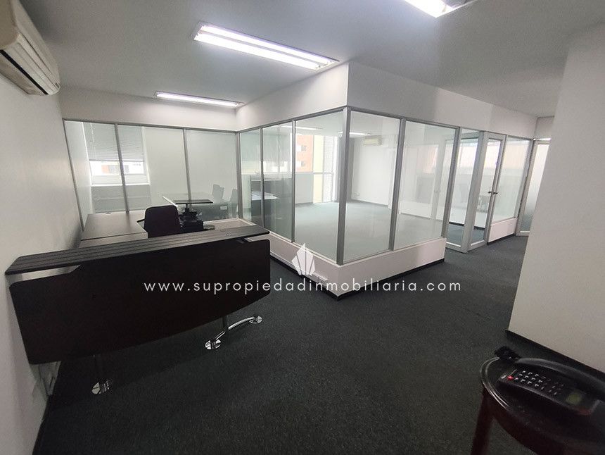 Oficina en arriendo Antioquia Medellín Medellín 88 m2 Habitaciones 0 Baños 2 Garajes 2 Precio $8500000