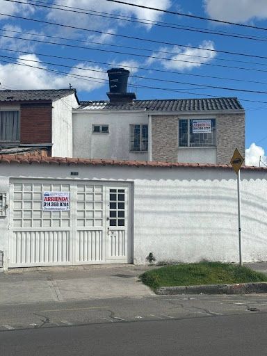 Casa en arriendo Cundinamarca Bogotá Americas Occidental Et Ii 235 m2 Habitaciones 4 Baños 3 Garajes 2 Precio $4000000