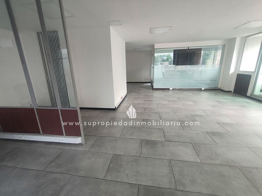 Oficina en arriendo Antioquia Medellín Medellín 114 m2 Habitaciones 0 Baños 2 Garajes 3 Precio $12000000