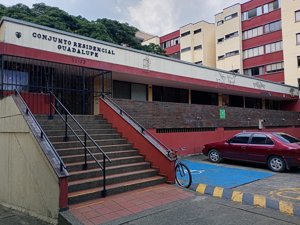 Apartamento en venta Valle Del Cauca Cali Cuarto De Legua - Guadalupe 130 m2 Habitaciones 3 Baños 2 Garajes 1 Precio $340000000