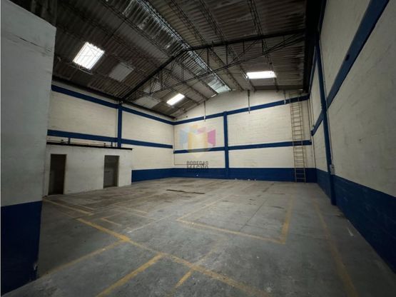 Bodega en arriendo Antioquia Itagüí El Rosario 420 m2 Habitaciones 0 Baños 4 Garajes 4 Precio $15000000