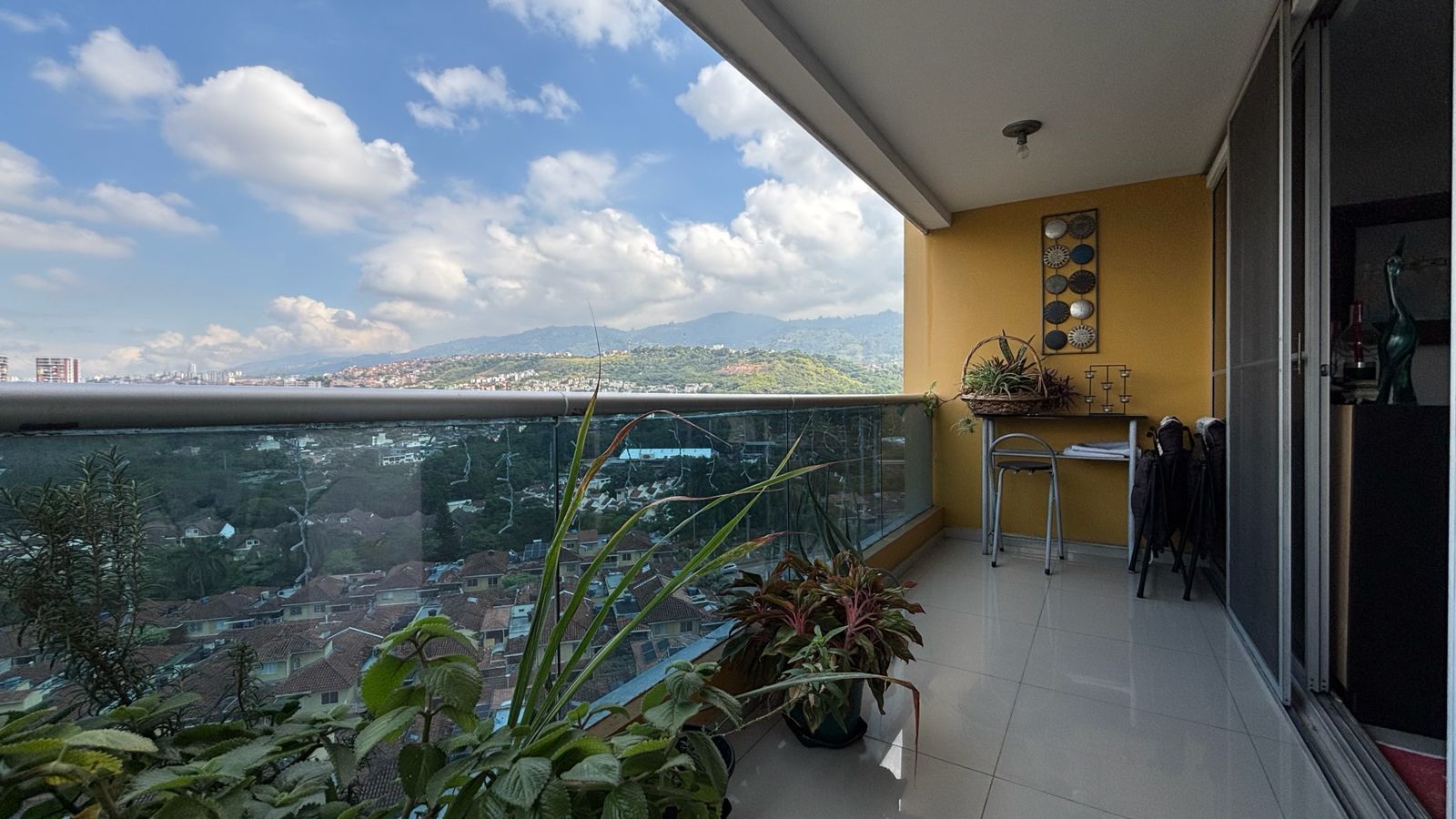 Apartamento en venta Santander Floridablanca Versalles Campestre 95 m2 Habitaciones 3 Baños 3 Garajes 1 Precio $495000000