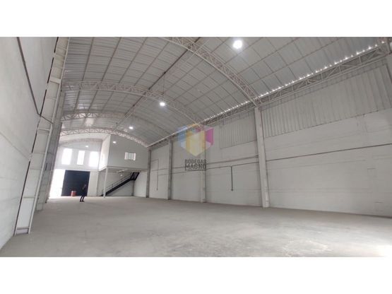Bodega en arriendo Antioquia Caldas Estrella 562 m2 Habitaciones 0 Baños 4 Garajes 4 Precio $15500000