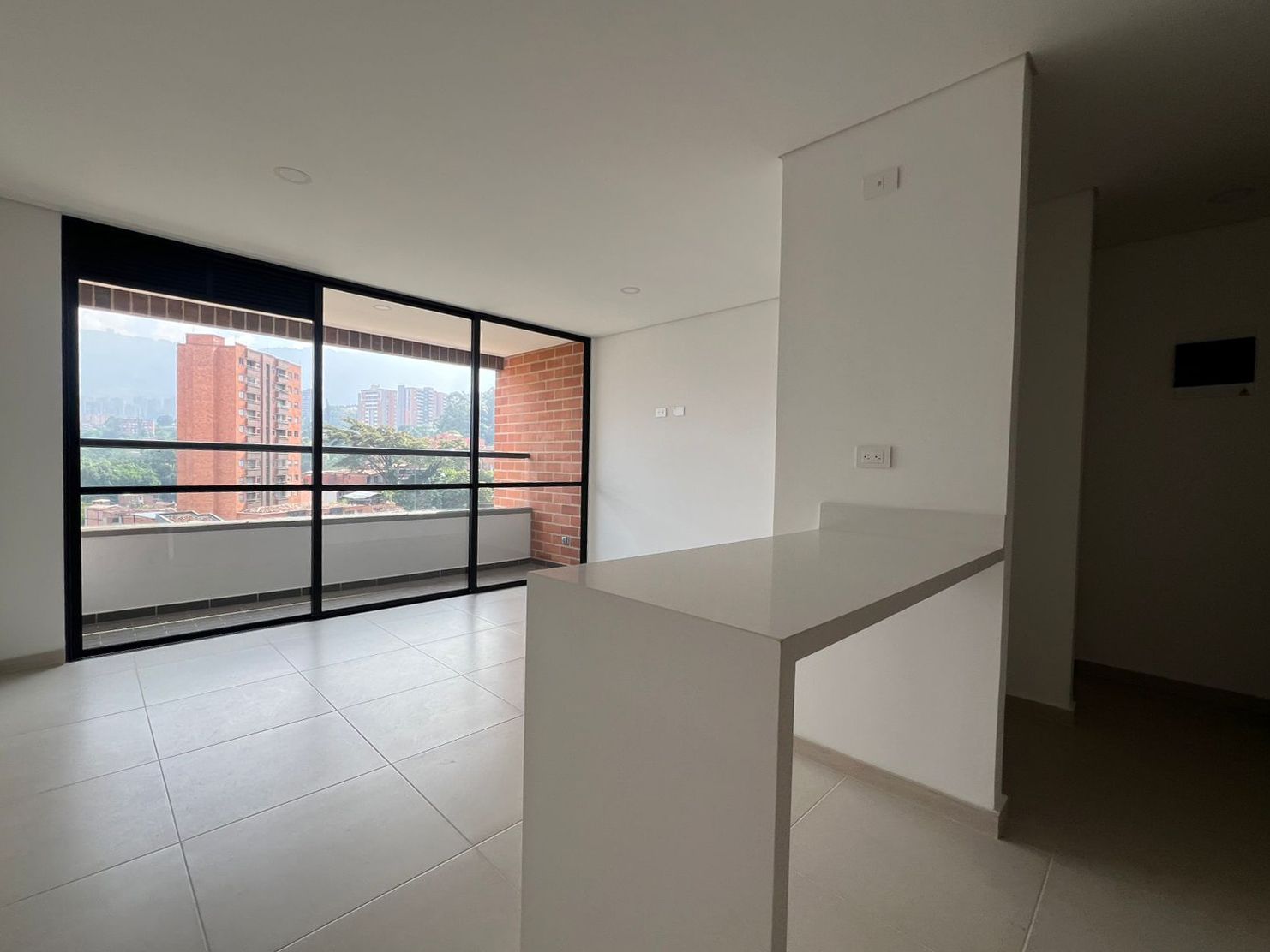 Apartamento en arriendo Antioquia Medellín Loma Del Barro 74 m2 Habitaciones 3 Baños 2 Garajes 1 Precio $3450000