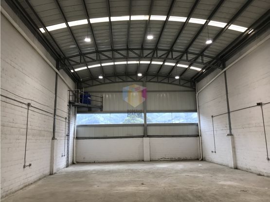 Bodega en arriendo Antioquia Caldas Estrella 350 m2 Habitaciones 0 Baños 4 Garajes 4 Precio $13700000