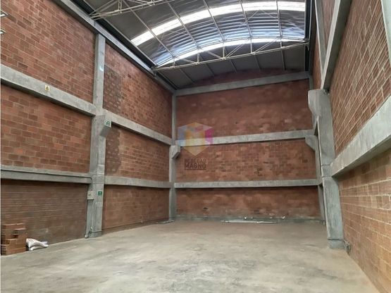 Bodega en arriendo Antioquia Itagüí El Rosario 490 m2 Habitaciones 0 Baños 3 Garajes 2 Precio $20500000