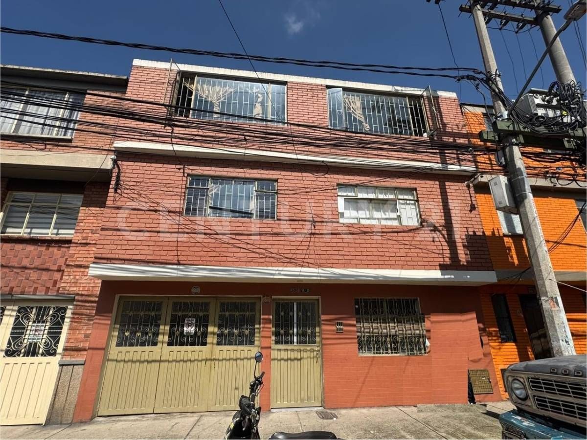 Casa en arriendo Cundinamarca Bogotá Bellavista Occidental 400 m2 Habitaciones 4 Baños 3 Garajes 0 Precio $9500000