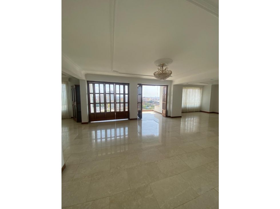 Apartamento en arriendo Valle Del Cauca Cali Santa Mónica 247 m2 Habitaciones 4 Baños 5 Garajes 4 Precio $7030000