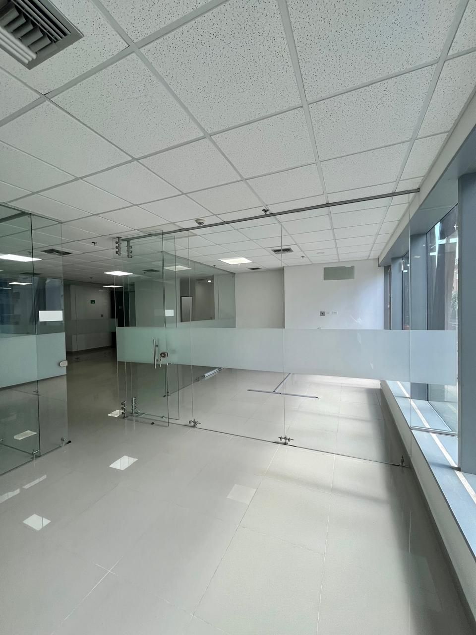 Oficina en venta Atlántico Barranquilla Altos Del Prado 136 m2 Habitaciones 0 Baños 2 Garajes 2 Precio $1100000000