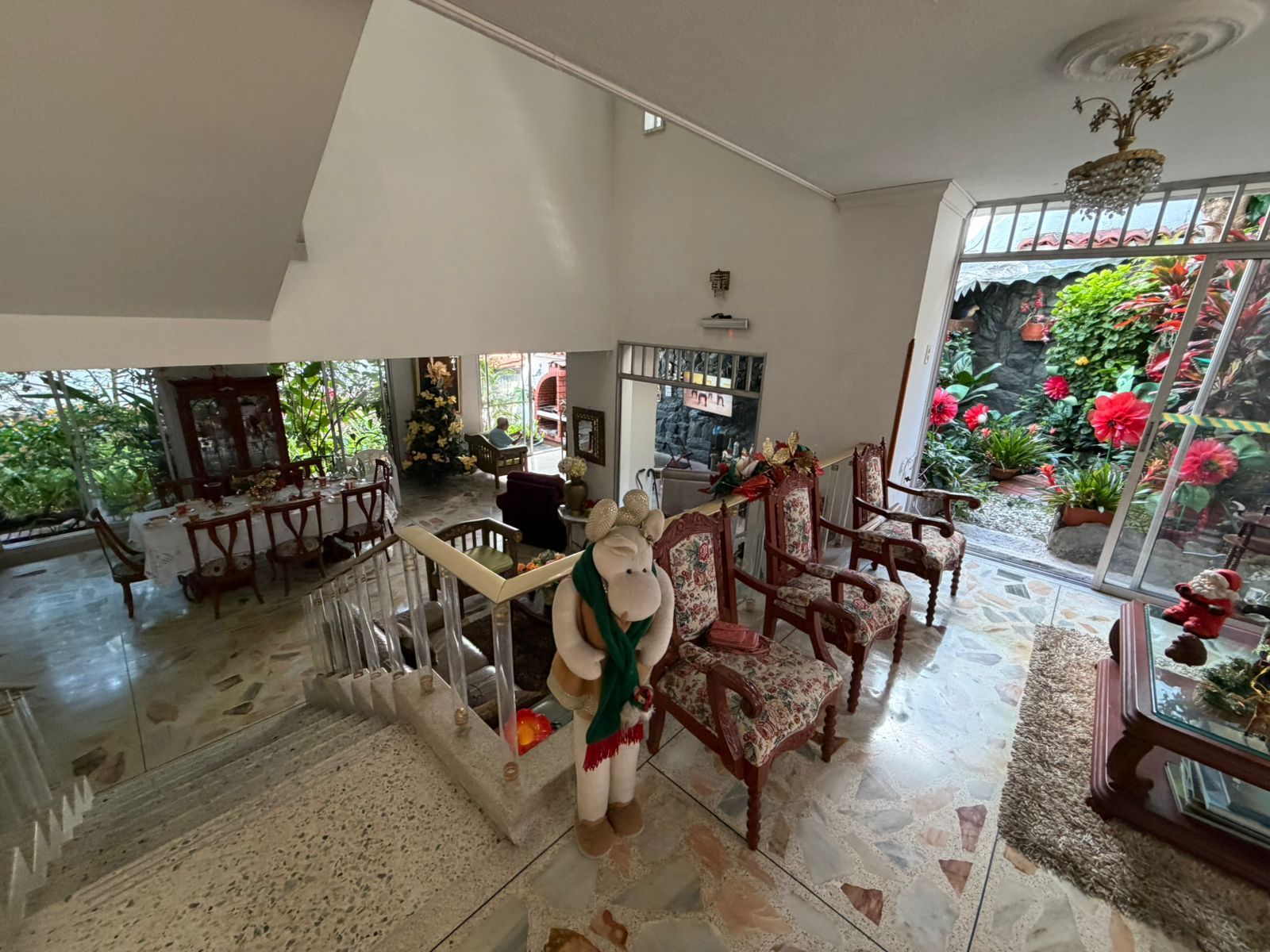 Casa en arriendo Santander Bucaramanga Cabecera Del Llano 350 m2 Habitaciones 6 Baños 4 Garajes 1 Precio $8000000