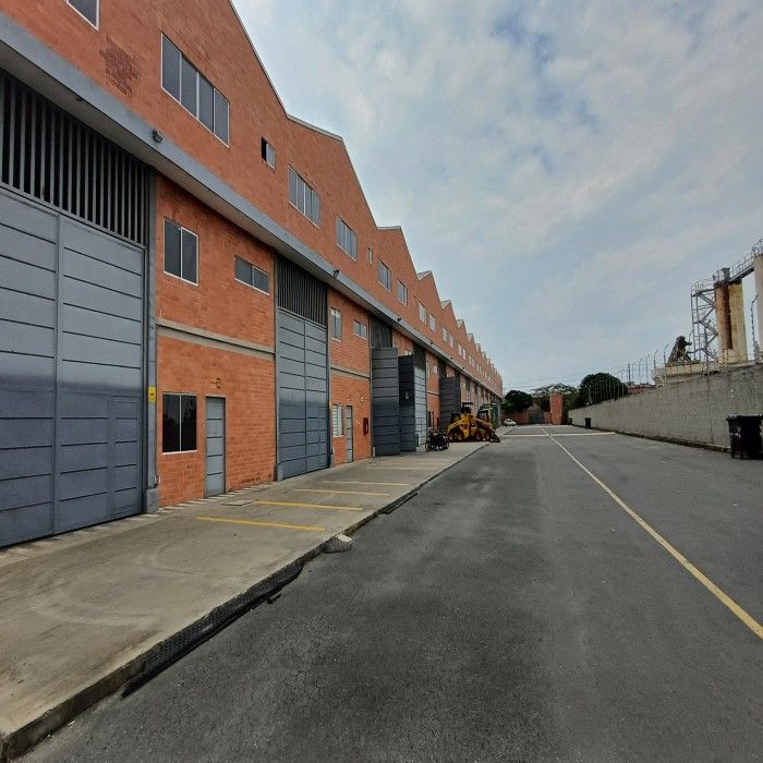 Bodega en arriendo Valle Del Cauca Yumbo Zona Industrial 685 m2 Habitaciones 0 Baños 4 Garajes 4 Precio $15300000