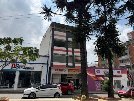 Oficina en arriendo Santander Bucaramanga Bolivar 15 m2 Habitaciones 0 Baños 1 Garajes 0 Precio $600000